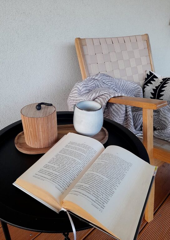 Create the Perfect Cosy Reading Nook in Your Home